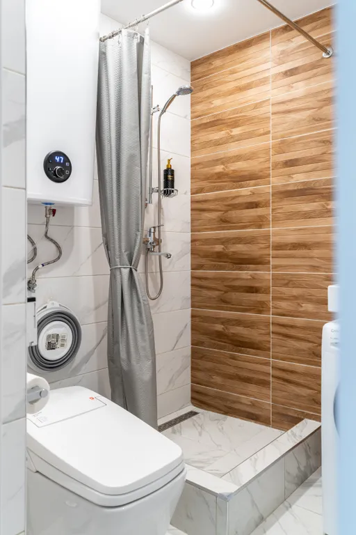 Современная и уютная студия с балконом