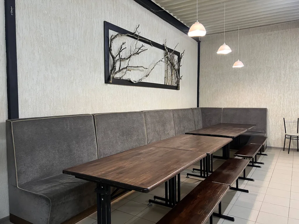 Уютное место отдыха для большой веселой компании с танцполом и баром