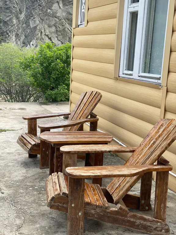 Домик на берегу реки Кара-Койсу