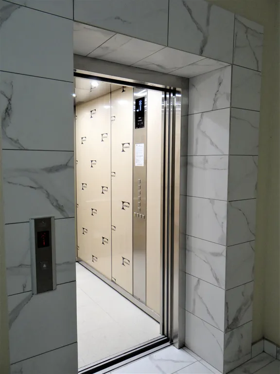 AmbeRoom с видом на Старую башню