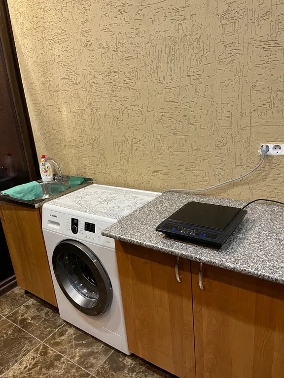 Четырёхместный номер люкс с балконом С видом на город и горы