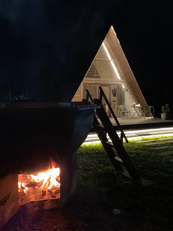 A-frame с банным чаном на берегу водоёма