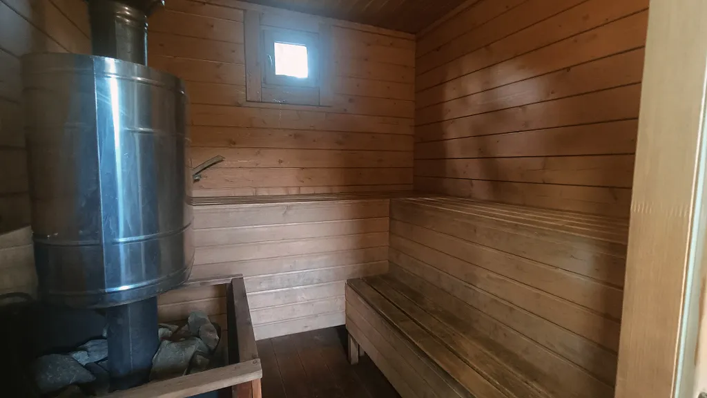 Дом на берегу озера