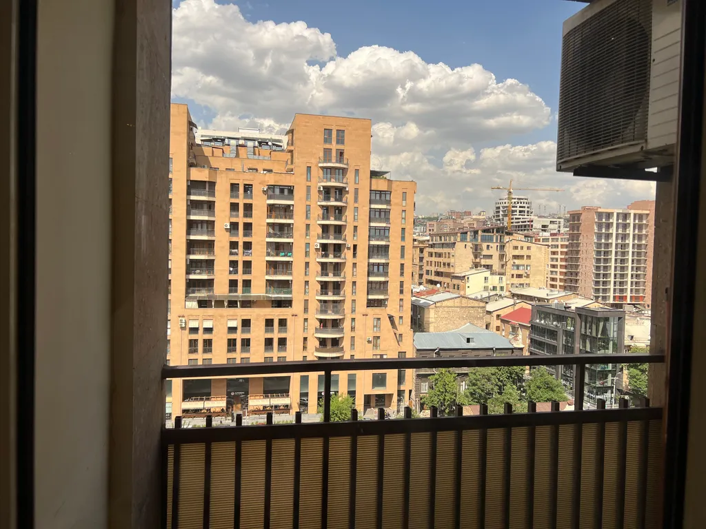 Семейные апартаменты с видом на город в центре