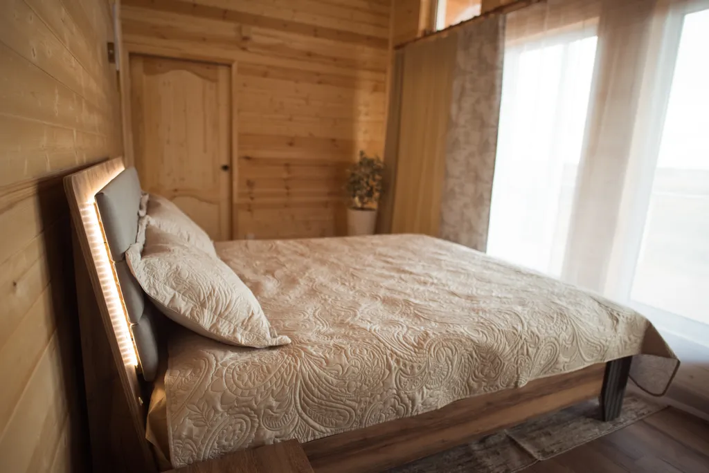 Дом и баня с чаном с видом на озеро