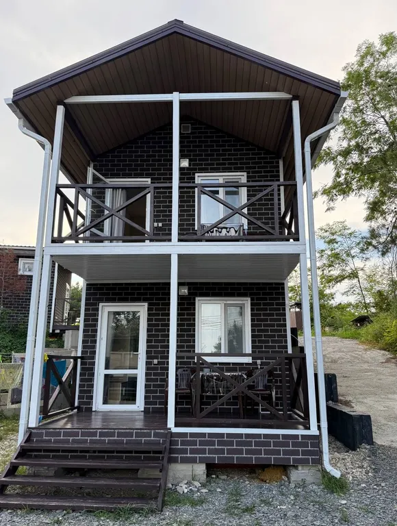 Уютный домик в соснах