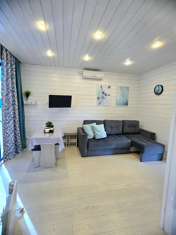 Дом Уютный на заливе реки Нерль с видом на лес