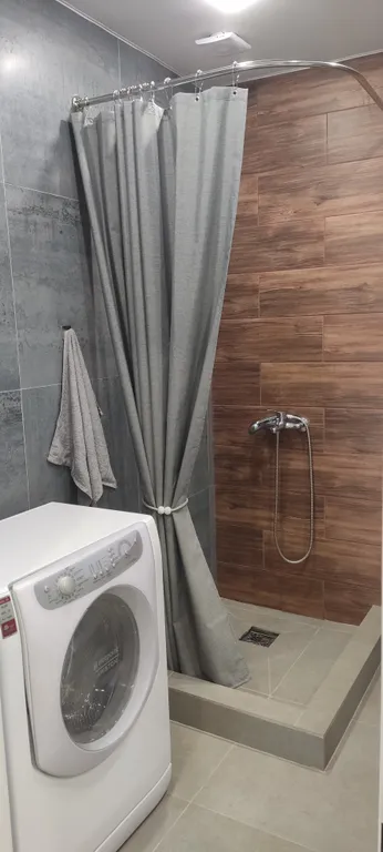 Дом с камином и баней в центре