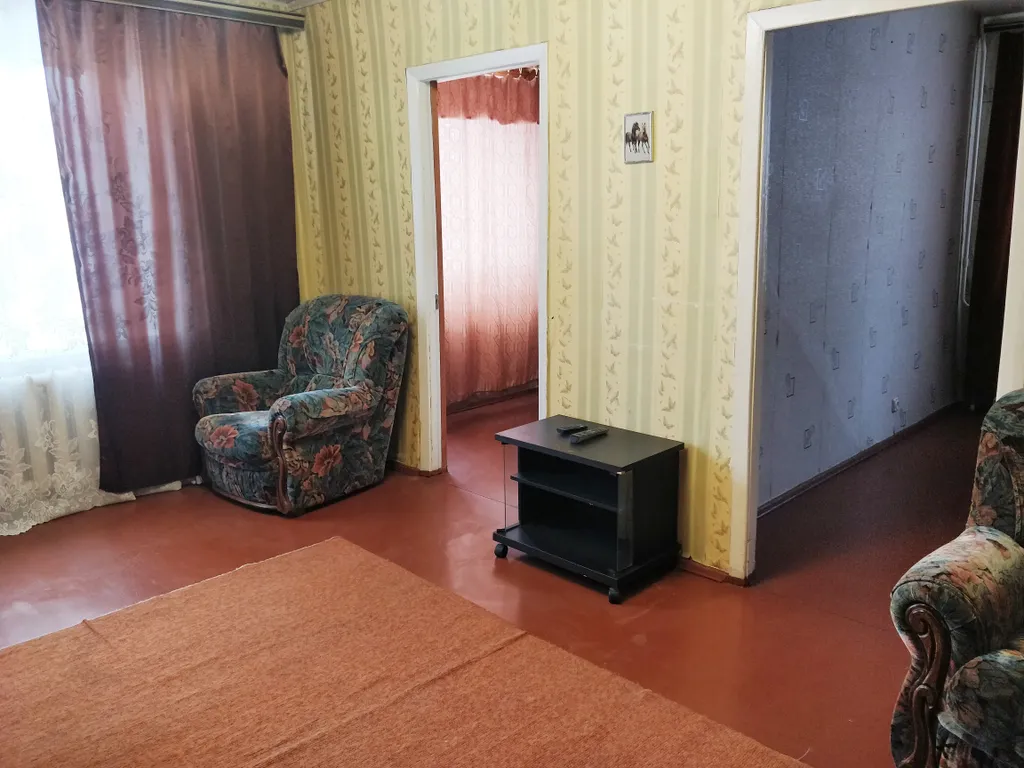 3-комнатная квартира с огромной кухней