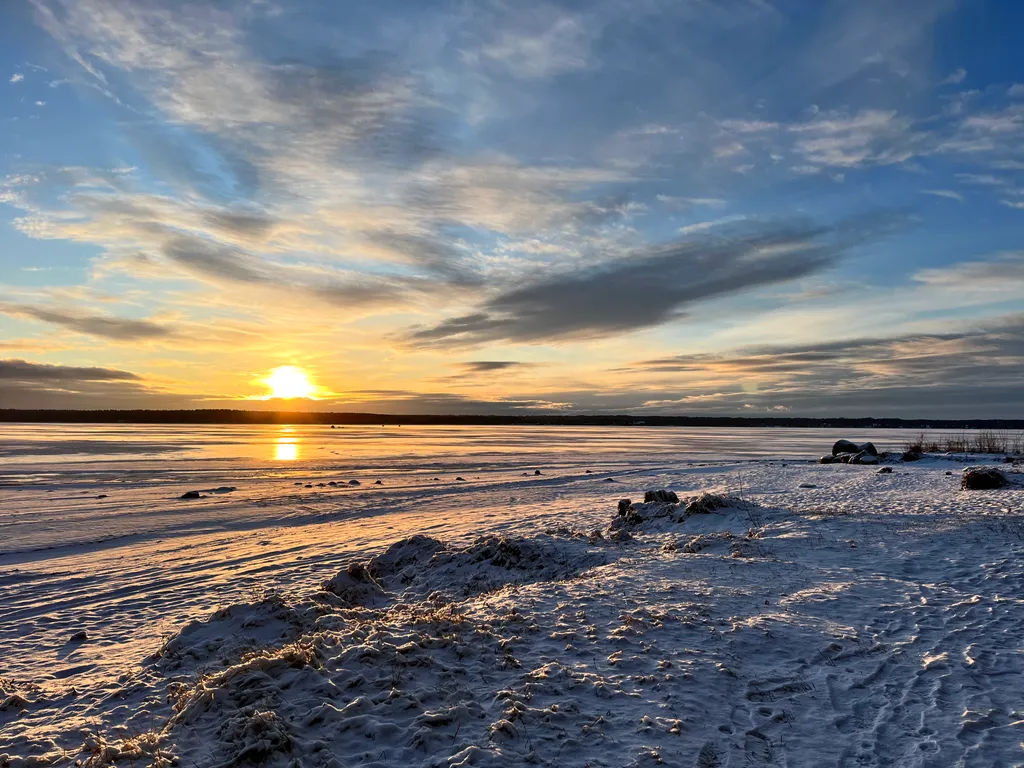 Коттедж Дизайнерский коттедж на берегу озера Волго на Селигере — Турбаза Чайка