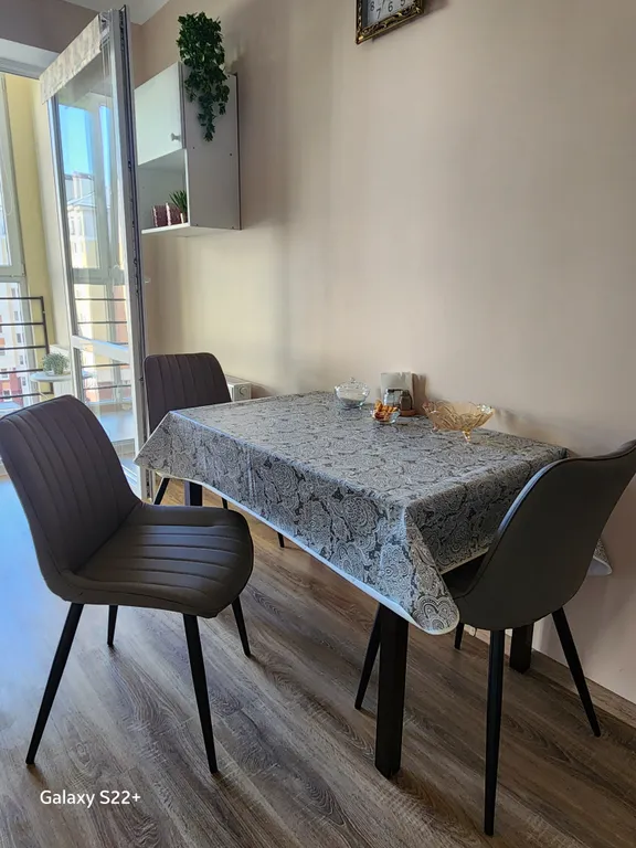 Светлая уютная квартира вблизи моря и озера