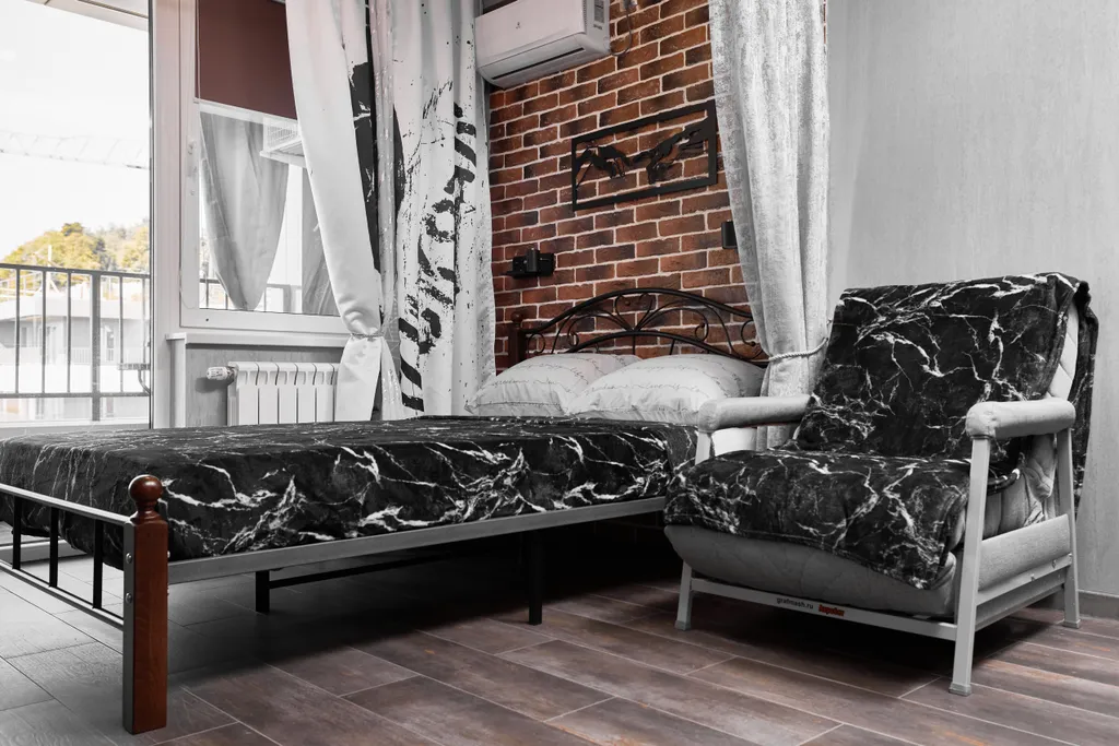 Апартамент в стиле лофт с обзорным видом на море