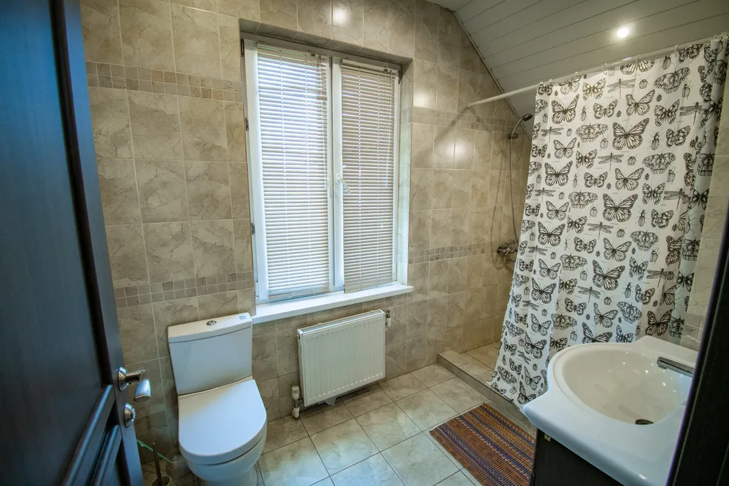 Просторный дом с живописным садом