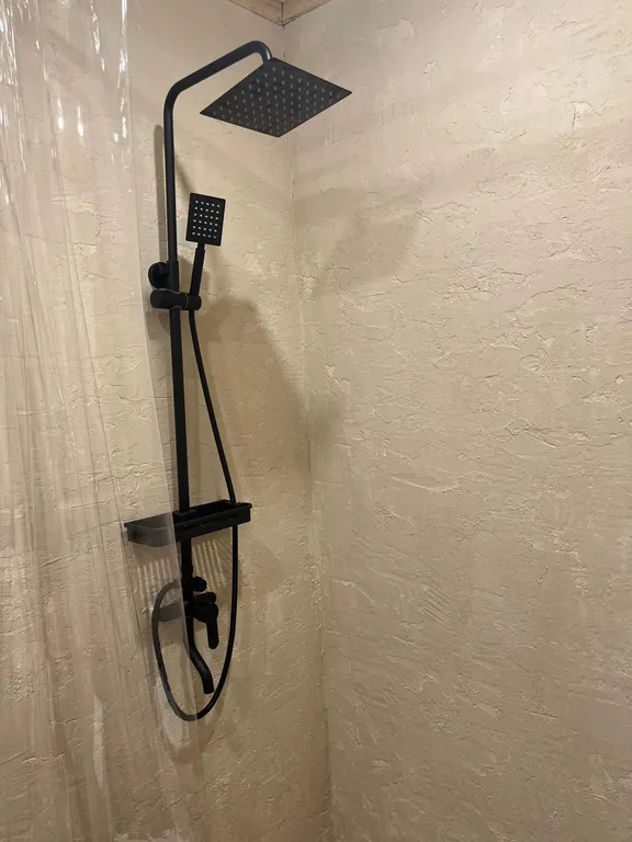 Коттедж с панорамными окнами и видом на горы