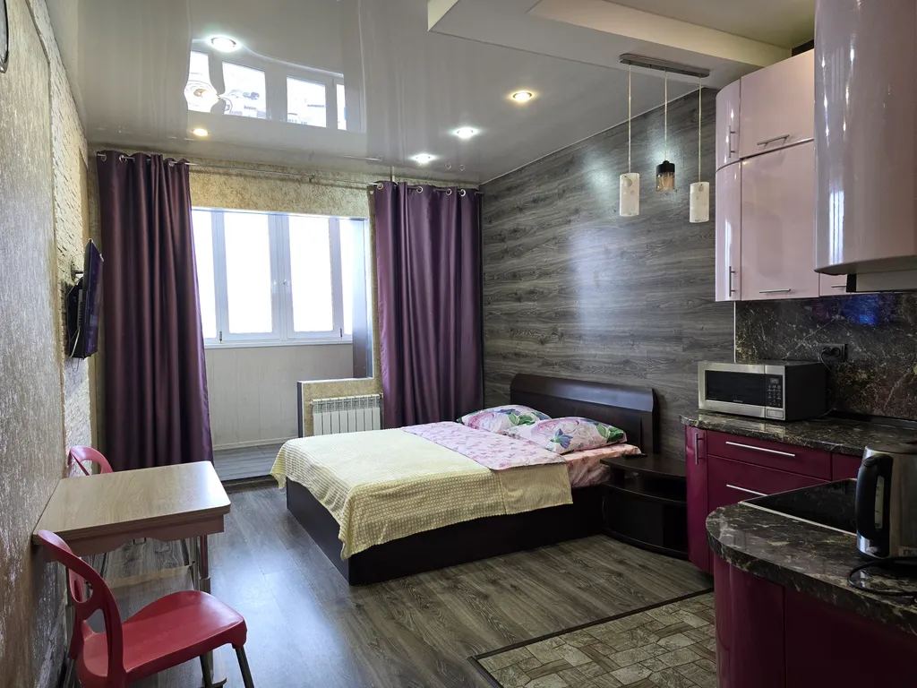 Квартира Современная студия возле ТРЦ Аура — аренда посуточно в Сургут