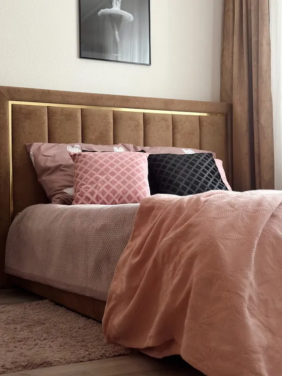 Номер-люкс Розовая пантера в апарт-комплексе Виктория