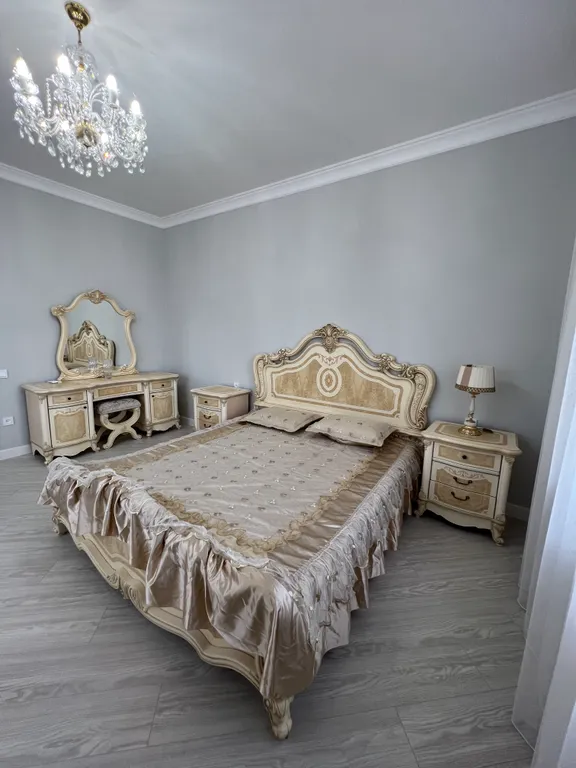 У берега моря новая уютная дача