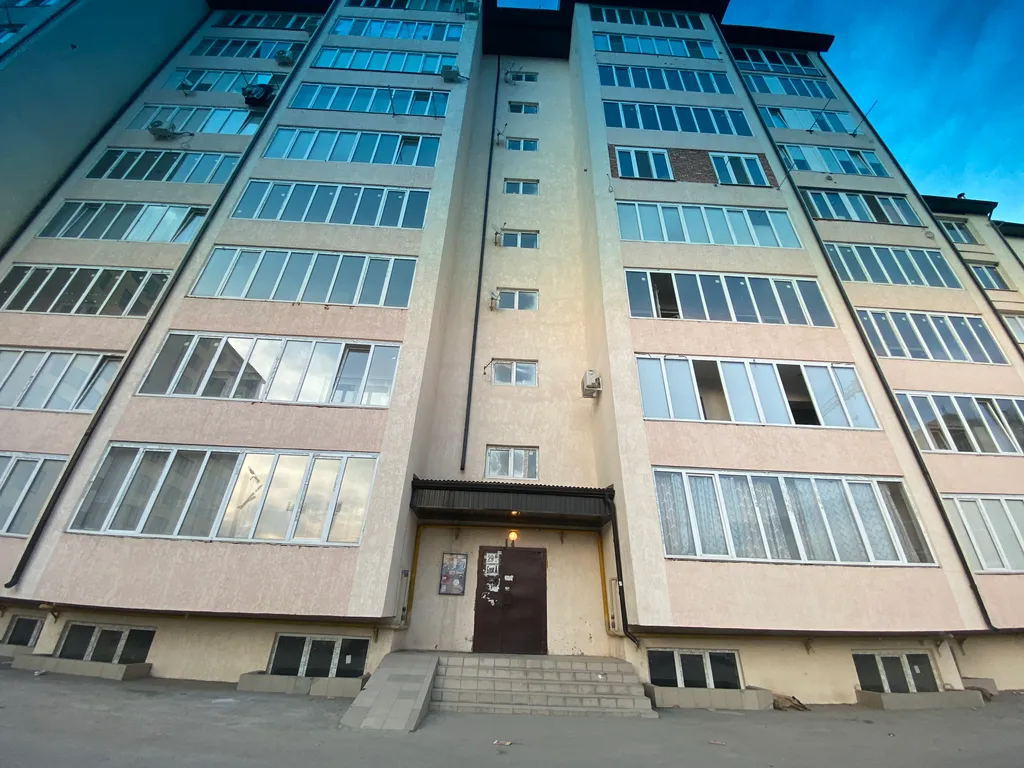 Просторная квартира в новостройке на горной