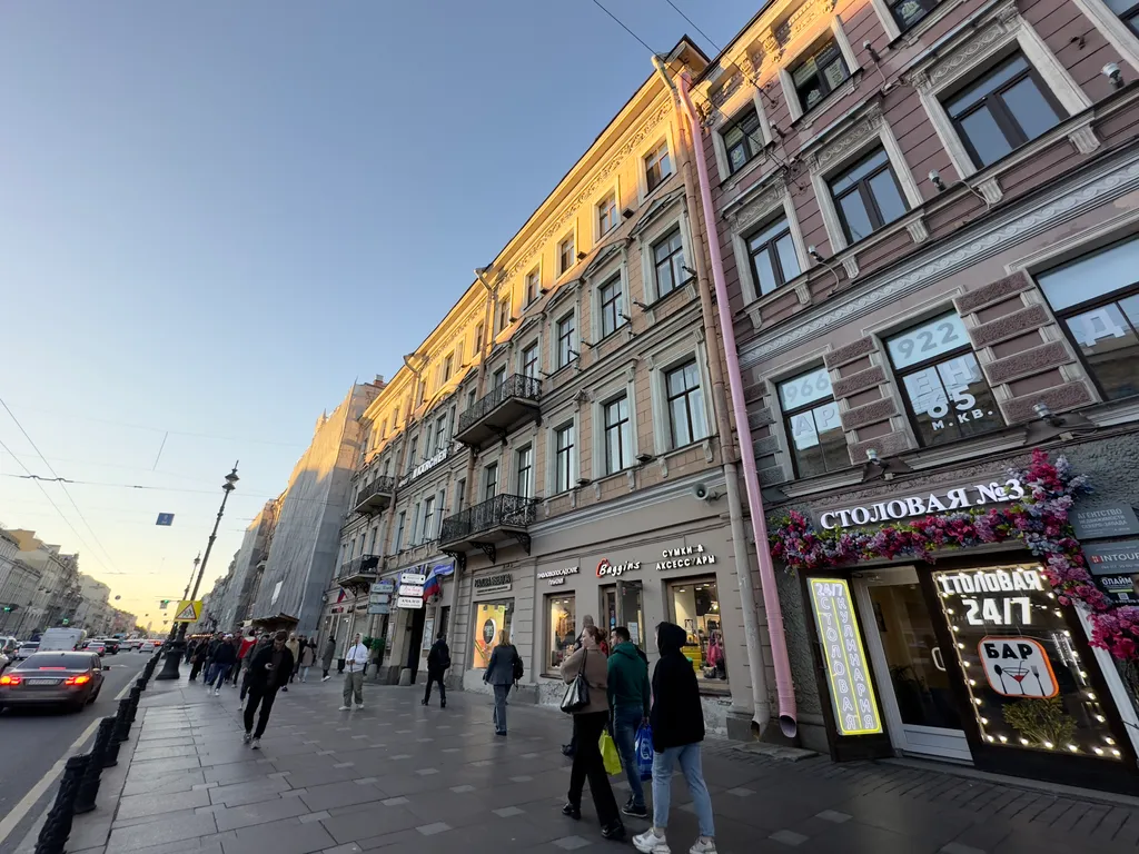 Квартира Трёхкомнатная квартира в центре Санкт-Петербурга на Невском проспекте — Санкт-Петербург