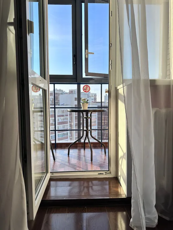 Евродвушка рядом с МТЛ Ареной, панорамный вид на Волгу