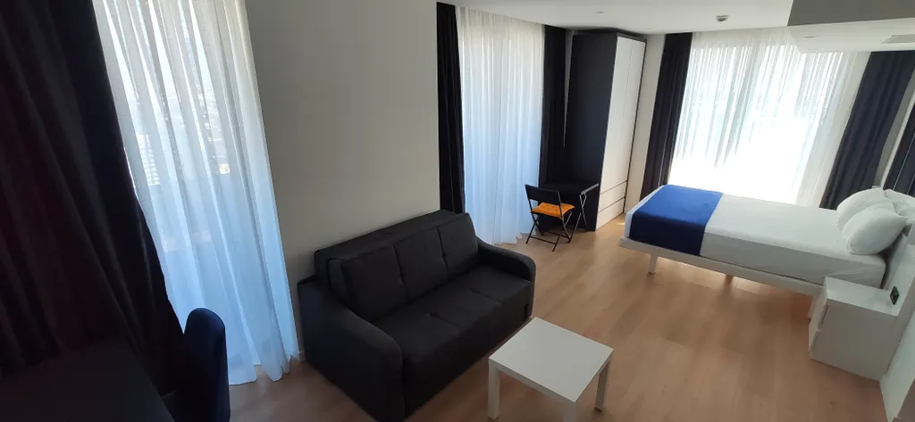 Апартамент в элитном комплексе у моря и парка с бассейном и спа-зоной