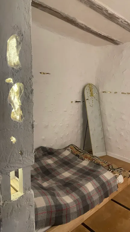 Арт-баня дюпло возле реки в окружении реликтового леса