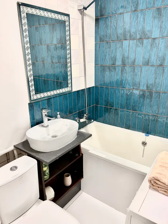 Современная  двушка около  тропы здоровья, и любужвкого предместья