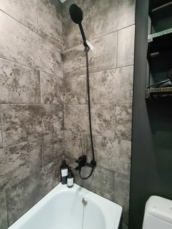 Студия с камином