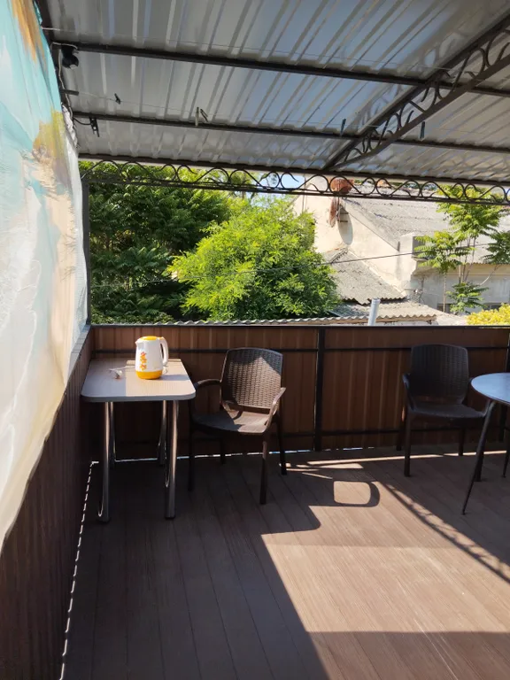 Дом у моря и парка фрунзе