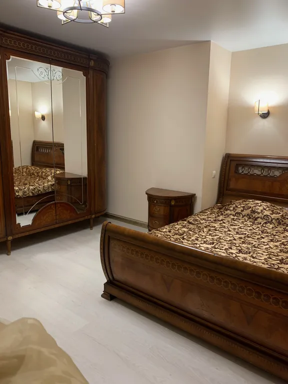 Дом в шаговой доступности от метро