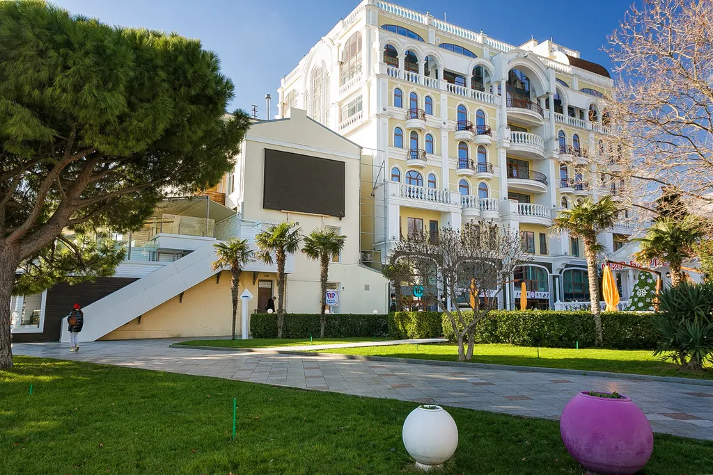 Апартамент с террасой в доме композитора