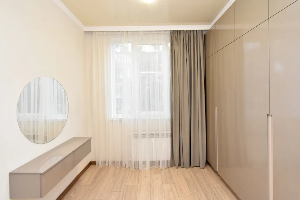 Четырёхкомнатная новая большая квартира