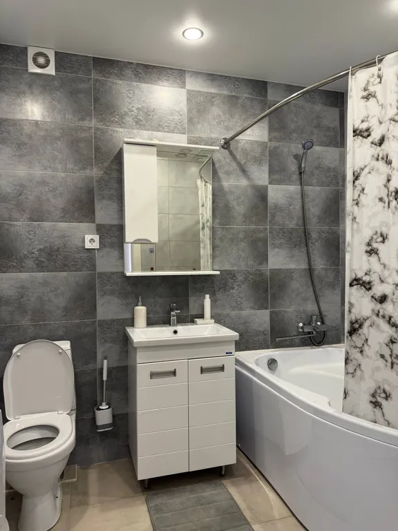 Светлая и уютная 2-комнатная квартира с новым ремонтом