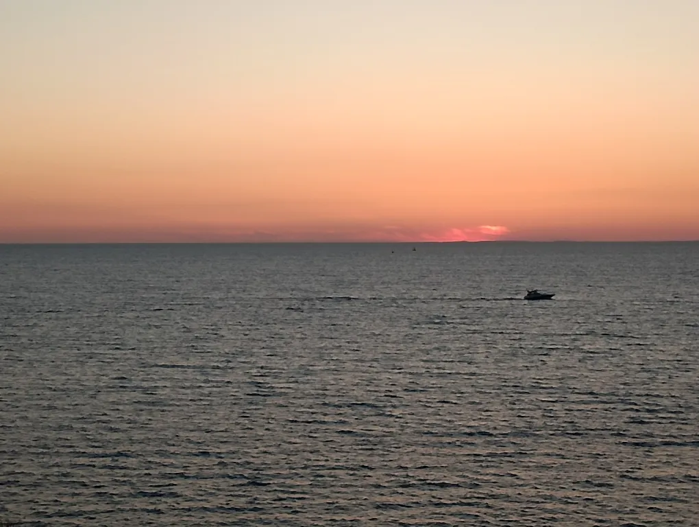 Квартира Квартира УЮТНЫЙ ПРОВАНС У МОРЯ: ВАША ИДЕАЛЬНАЯ ЕВРО-ТРЕШКА В АНАПЕ! — Анапа