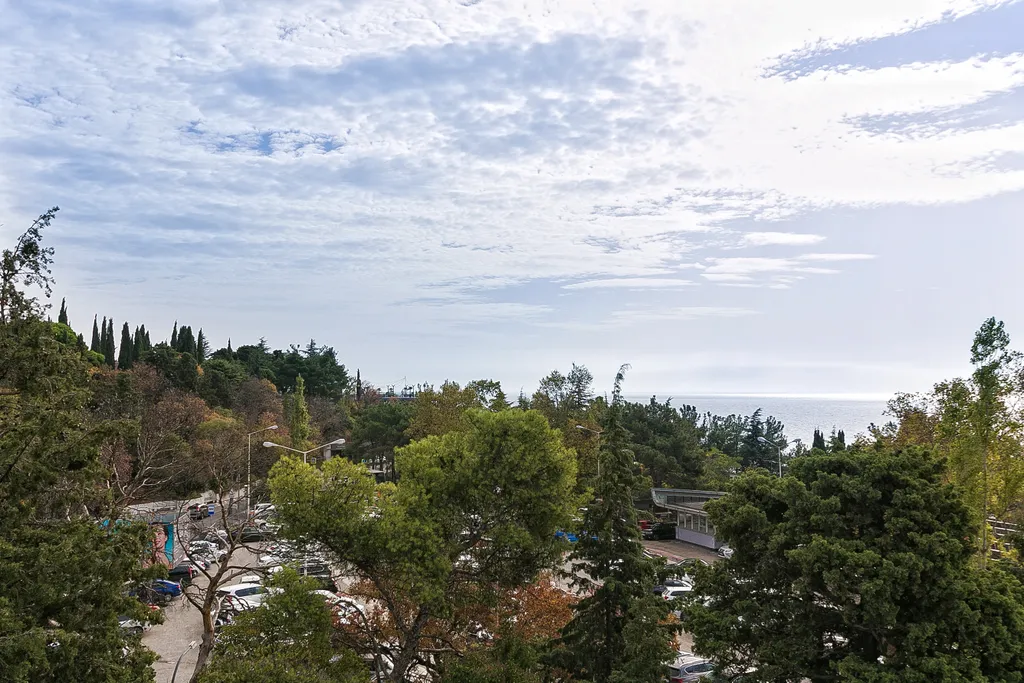 Стильная квартира "Черное&Белое" с видом на море