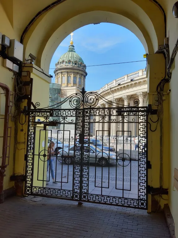 Квартира Трехкомнатная квартира с видом на Казанский собор — Санкт-Петербург