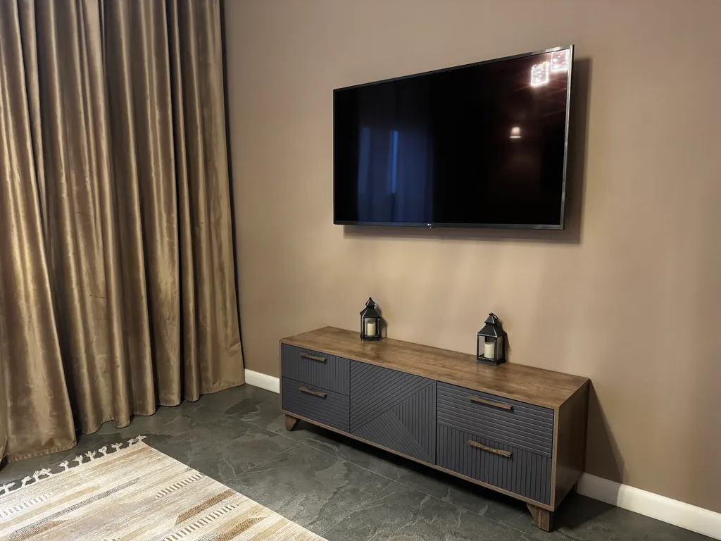 Дом в тихом месте, со своим минипляжем