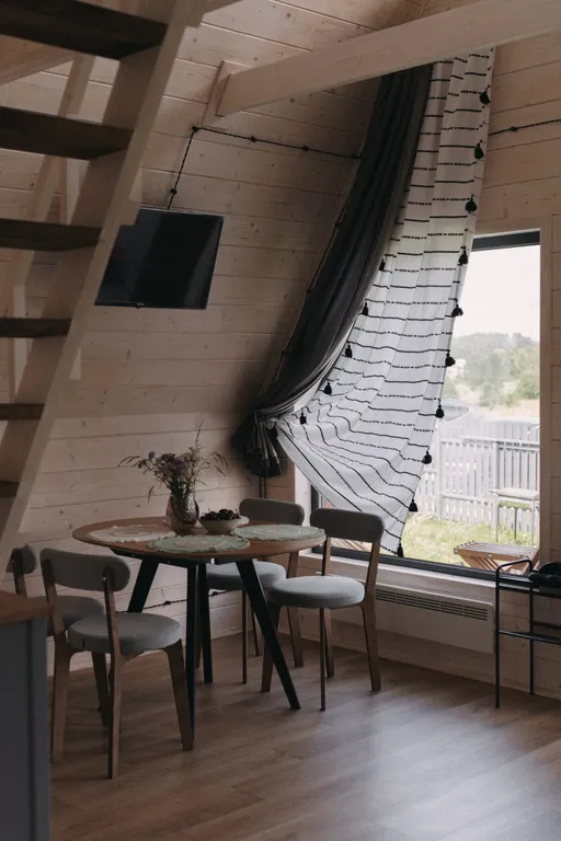 Видовой а-фрейм на берегу реки Нерль