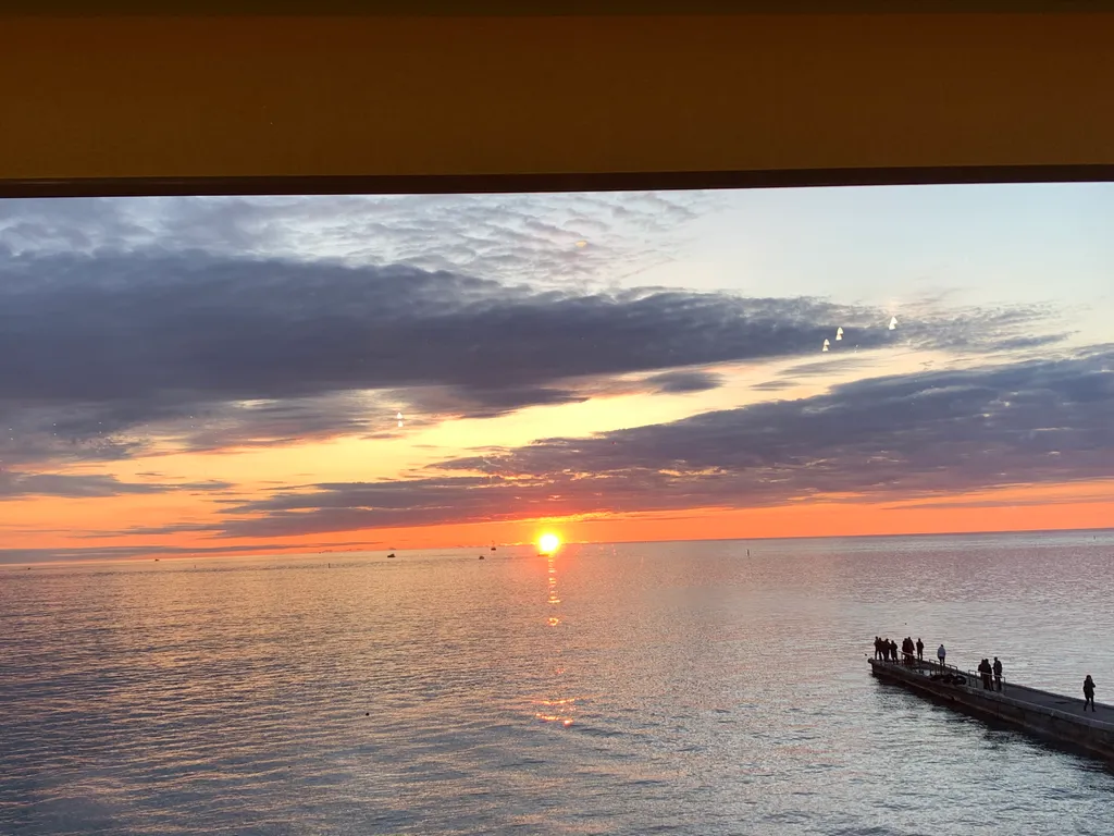 Квартира у моря, где хочется жить вид на море и закаты с 21 этажа