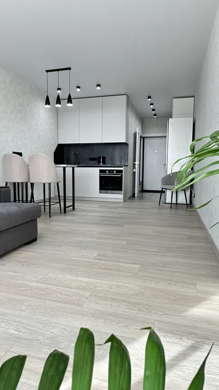 Уютная современная квартира-студия с большой лоджией