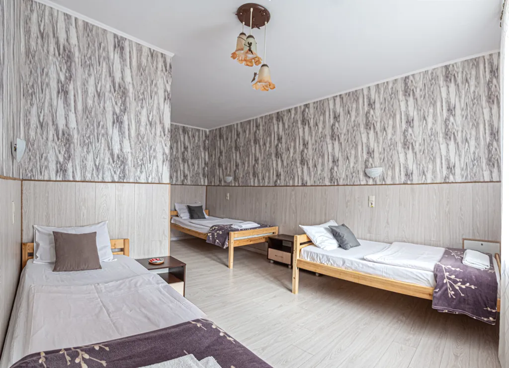 Трёхместный номер с общим санузлом