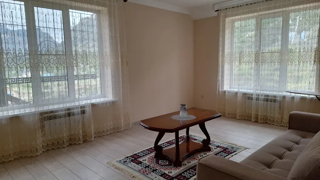 Домик на холме