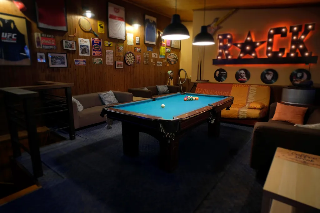 Уютный дом с тёплым бассейном и без подводных камней