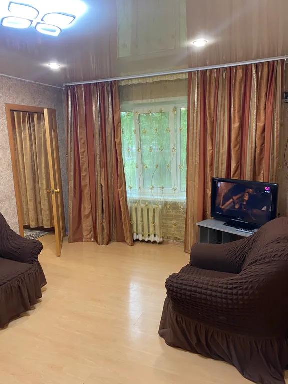 Уютная квартира рядом с воинской частью — аренда посуточно в Псков