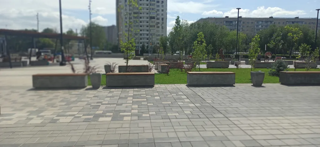 Просторная двушка в центре, парк во дворе дома