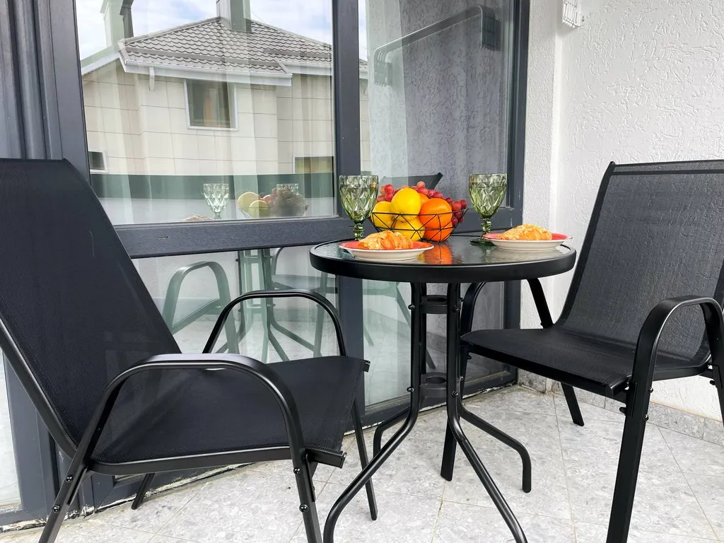 Апартаменты с большим балконом в 3 минутах от моря