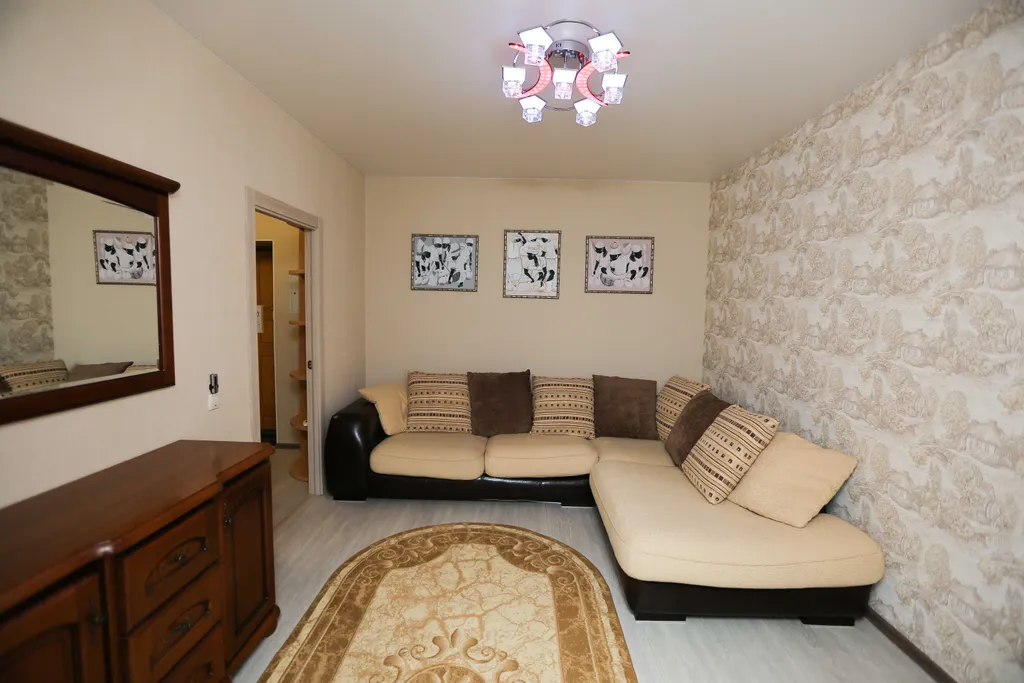 Квартира с удобным расположением рядом с НКИ — аренда посуточно в Нефтеюганск