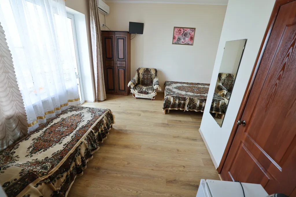 Квартира Квартира Трехместный номер с доп. местом с балконом и видом на море — Лазаревское