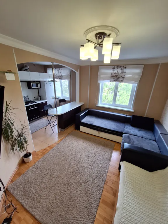 Квартира недалеко от ярмарки, стадиона и вокзала