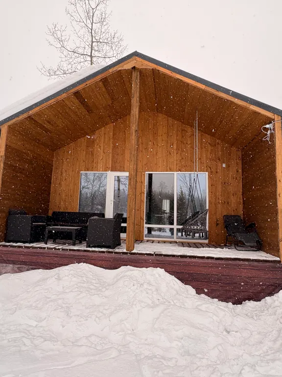 Современный дом с видом на горы